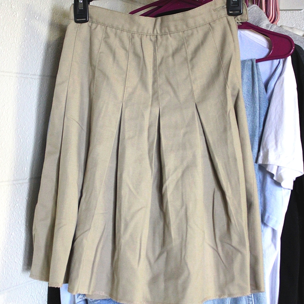 Khaki High-Rise Knee-Length Pleated Skirt